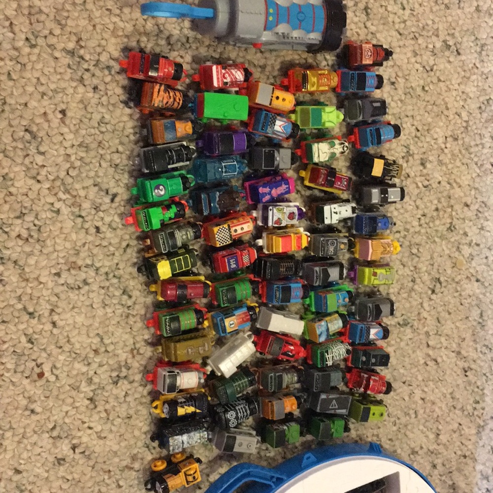 thomas trains and launcher and train holder - Picture 2 of 5